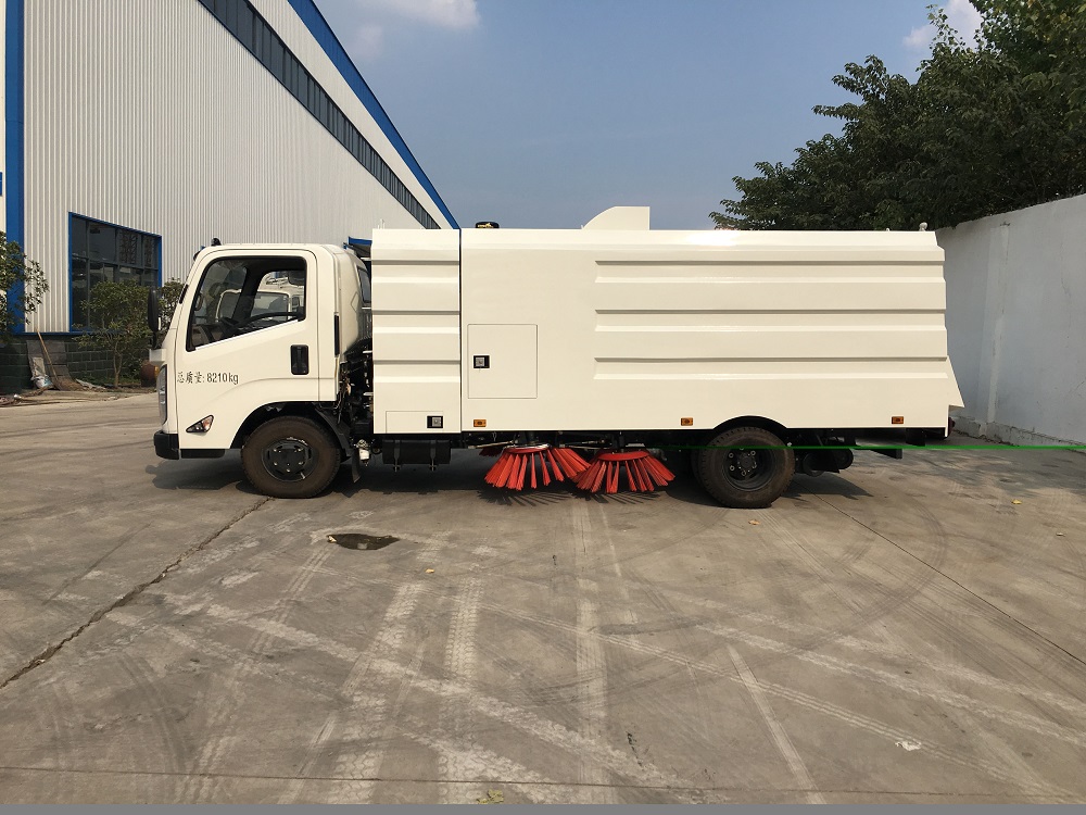 江鈴掃路車圖片
