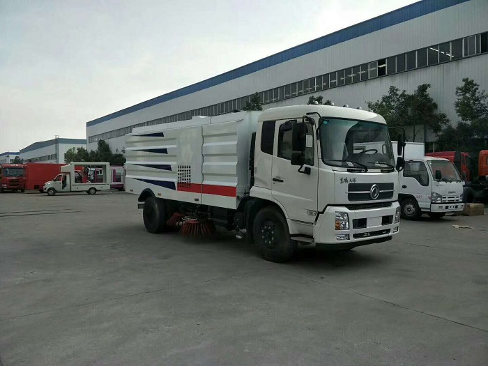 東風(fēng)天錦掃路車