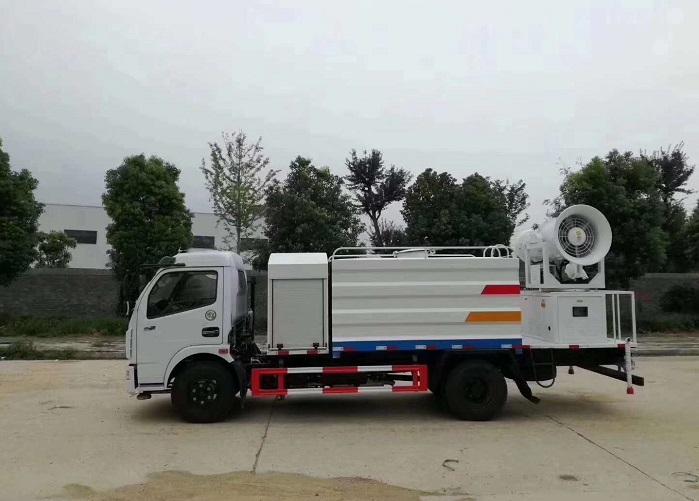 東風大多利卡D7多功能抑塵車 東風大多利卡D7多功能抑塵車圖片