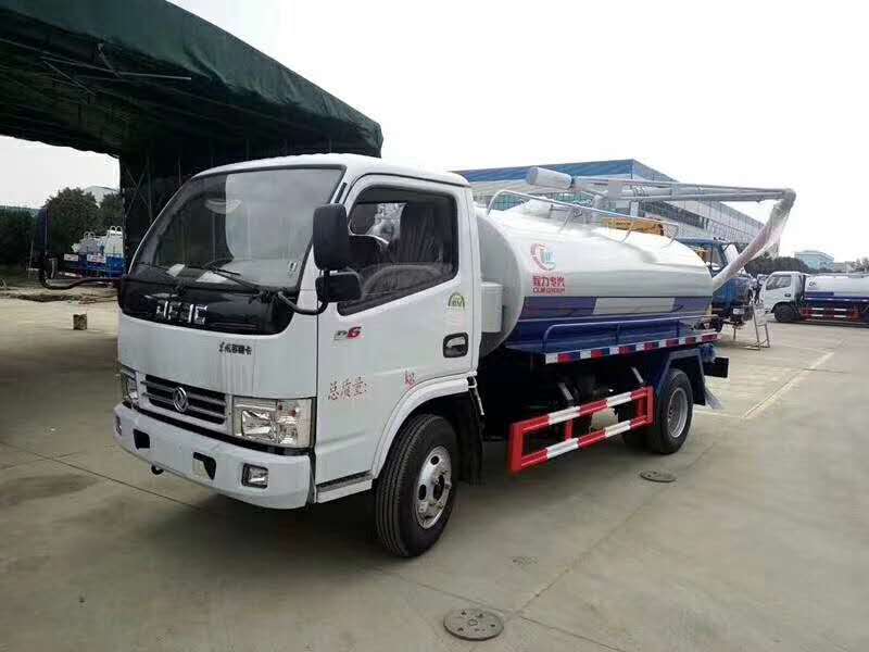 東風小多利卡5方吸糞車