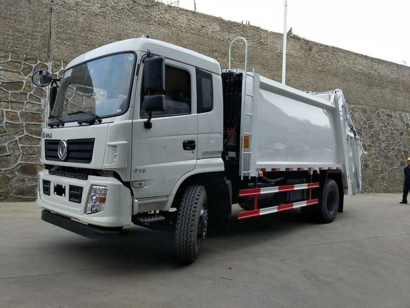 東風(fēng)專底10-14方壓縮垃圾車