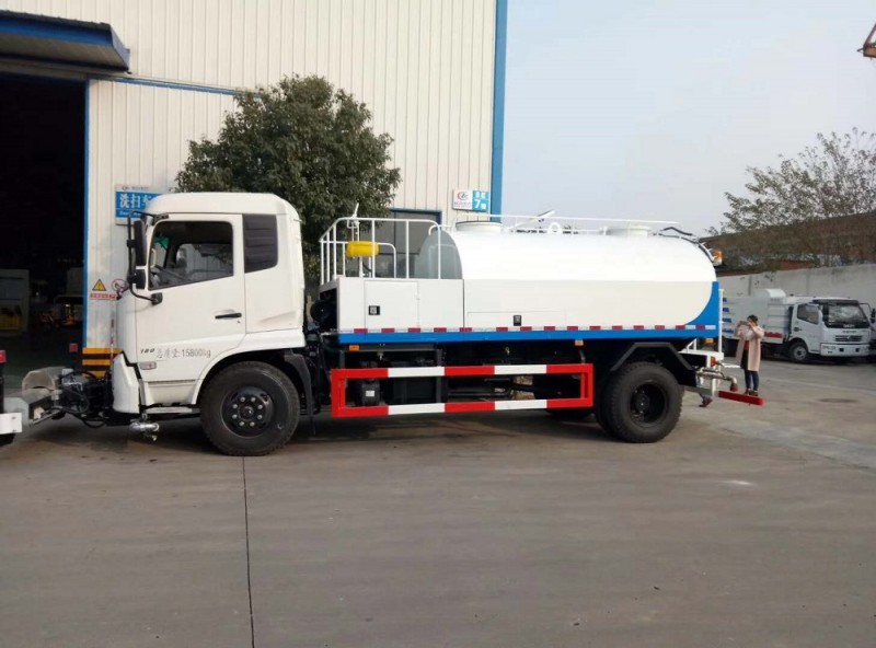 東風(fēng)天錦型道路清洗車(chē)