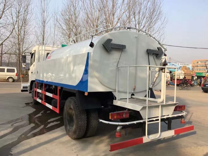 東風(fēng)天錦型道路清洗車(chē)