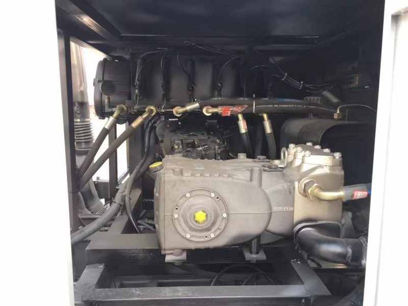 東風(fēng)天錦型道路清洗車(chē)