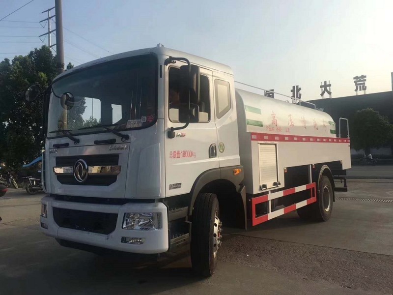 東風(fēng)大多利卡D9高壓清洗車(chē)