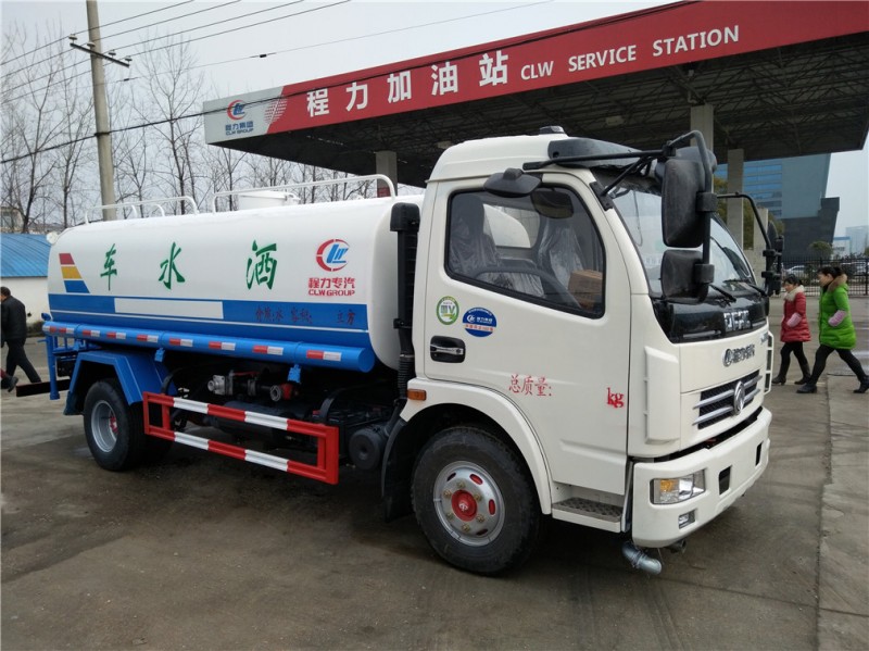 東風多利卡（8方）灑水車圖片