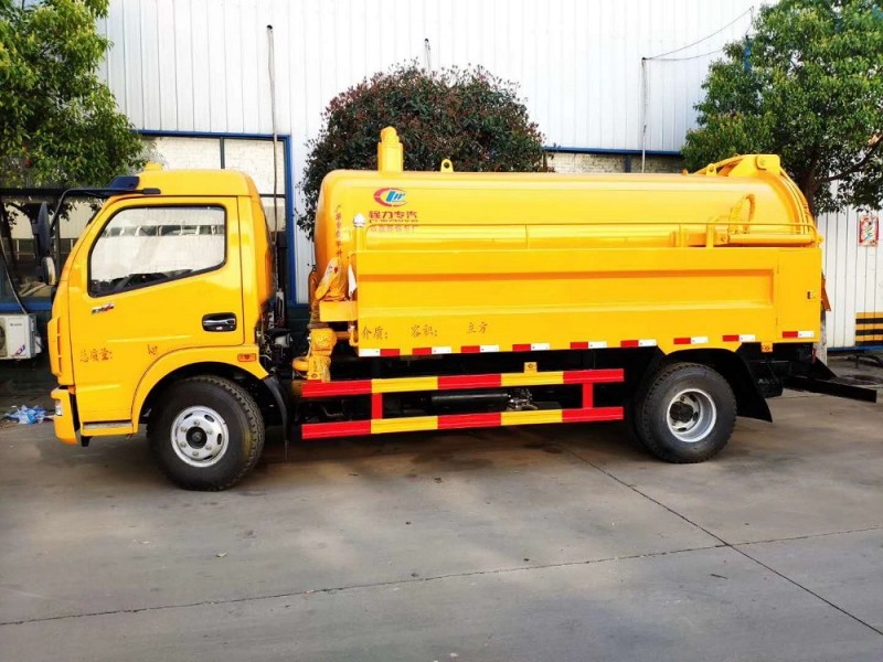 東風多利卡清洗吸污車