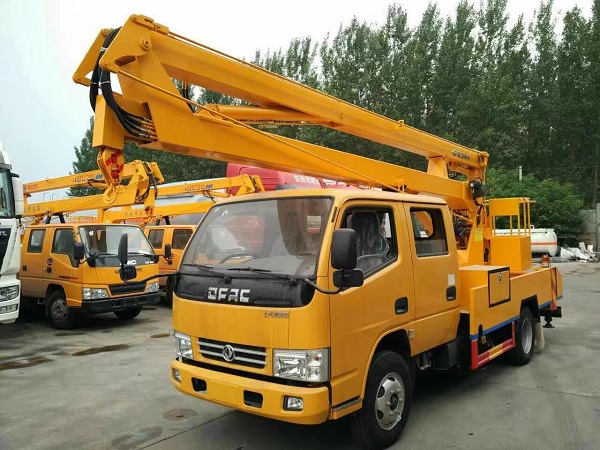 東風多利卡雙排14米高空作業(yè)車圖片