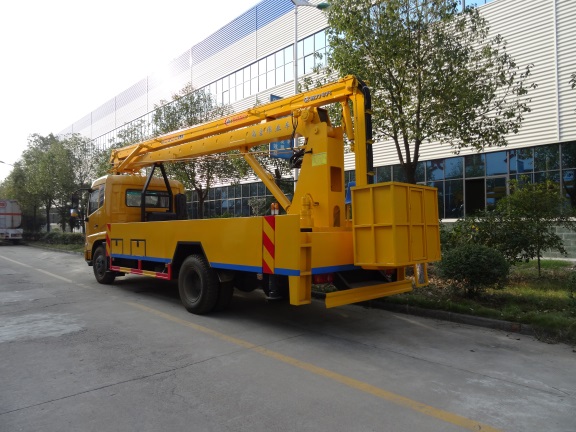 東風天錦20-22米高空作業(yè)車圖片