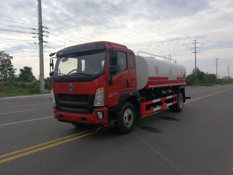 重汽豪沃15噸灑水車圖片