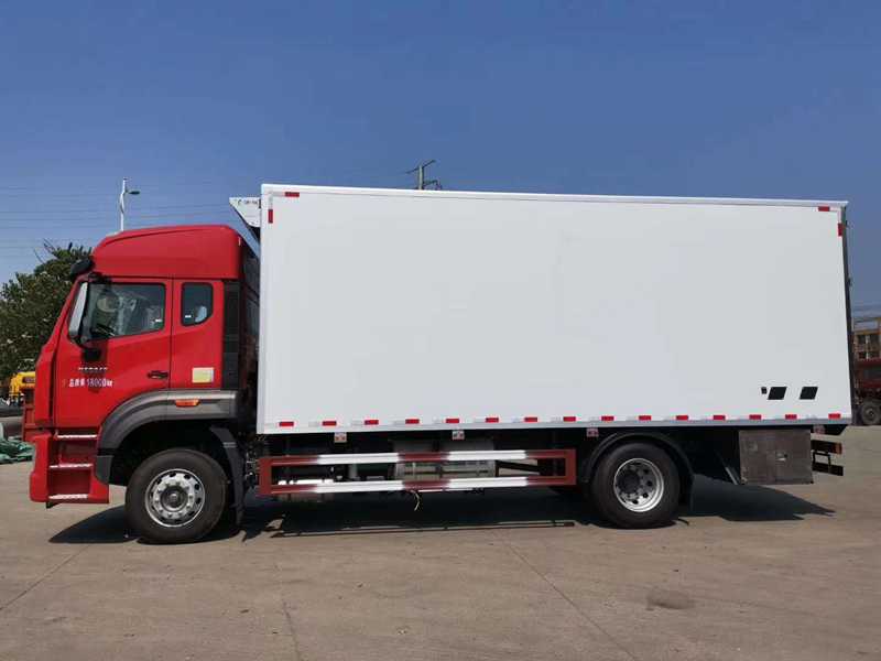 重汽豪翰冷藏車（廂長6.8米）圖片