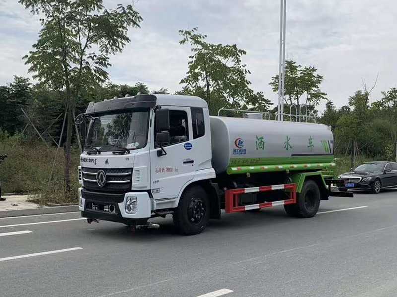 東風(fēng)D17灑水車(chē)(12噸) 東風(fēng)D17灑水車(chē)(12噸)圖片