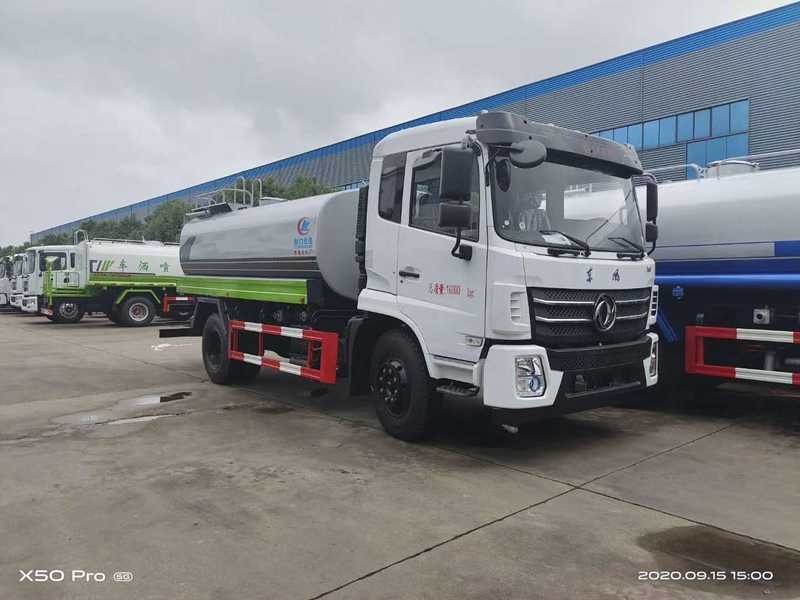 東風(fēng)D17灑水車(chē)(12噸) 東風(fēng)D17灑水車(chē)(12噸)圖片