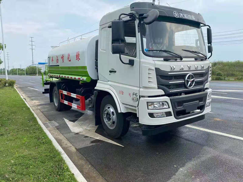 湖北大運(yùn)12噸灑水車